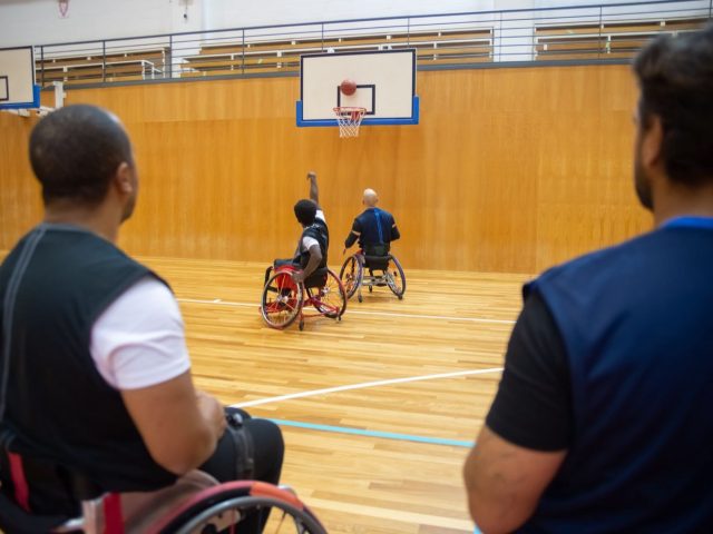 Activité physique adaptée pour personnes en situation de handicap