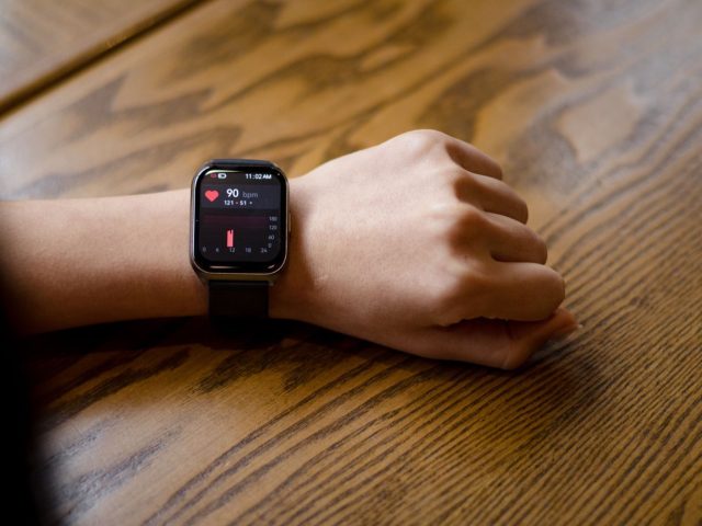 Fitbit ou Apple Watch pour activité physique et santé