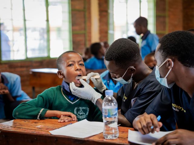 Améliorer la santé des élèves grâce aux initiatives scolaires